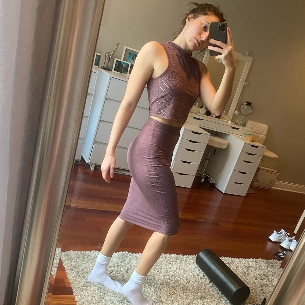 Mauve studded crop top and skirt set! - Picture 8 of 8